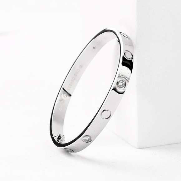 DESIGNER-INSPIRED LOVE BRACELET - Picture 3 of 9